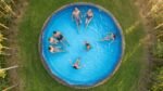 Piscine ronde Del Rey 18 pi x 52 po – Inclut un liner bleu et un skimmer traversant – Image 3