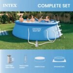 Kit piscine hors sol extérieure, PVC et acier, bleu, montage facile avec échelle, couverture, pompe de filtration GFCI 1000 GPH et 6 réservoirs – Image 6