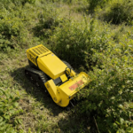 La tondeuse polyvalente 850M est adaptée aux zones montagneuses et forestières et peut couper des branches de 10 centimètres. – Image 6