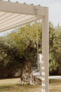 Pergola Bioclimatique En Aluminium Avec Lames Druvia Sklum Tapioca – Image 13